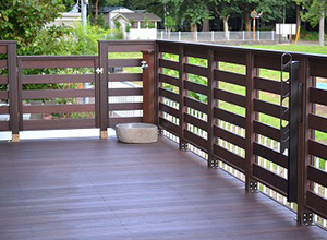 「ウッドデッキ」詳しく見る